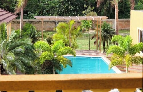 Stylish 2BR Villa | Walk to Beach | Pool