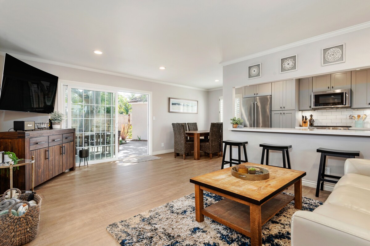 Mesa Jewel: Private 3BR Home w/ Hot Tub, Yard & Walk to Beach