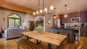 Interior - Walk to Main & Peak 9| Hot Tub, Firepit |Mtn views (Breckenridge)
