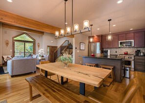Interior - Walk to Main & Peak 9| Hot Tub, Firepit |Mtn views (Breckenridge)