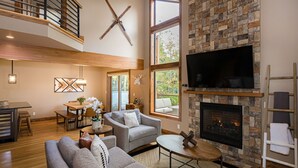 Smart TV, fireplace, video games, books - Walk to Main & Peak 9| Hot Tub, Firepit |Mtn views (Breckenridge)