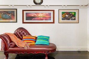 Living Room - Seating area - Eclectic Art Deco Apartment in great location (Potts Point)