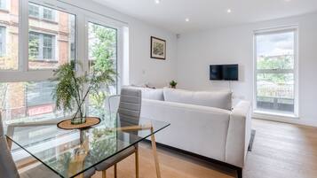 Smart TV de 32 pulgadas con canales digitales y televisión