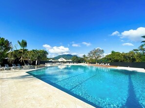 Udendørs pool