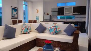 Basic House | Living area