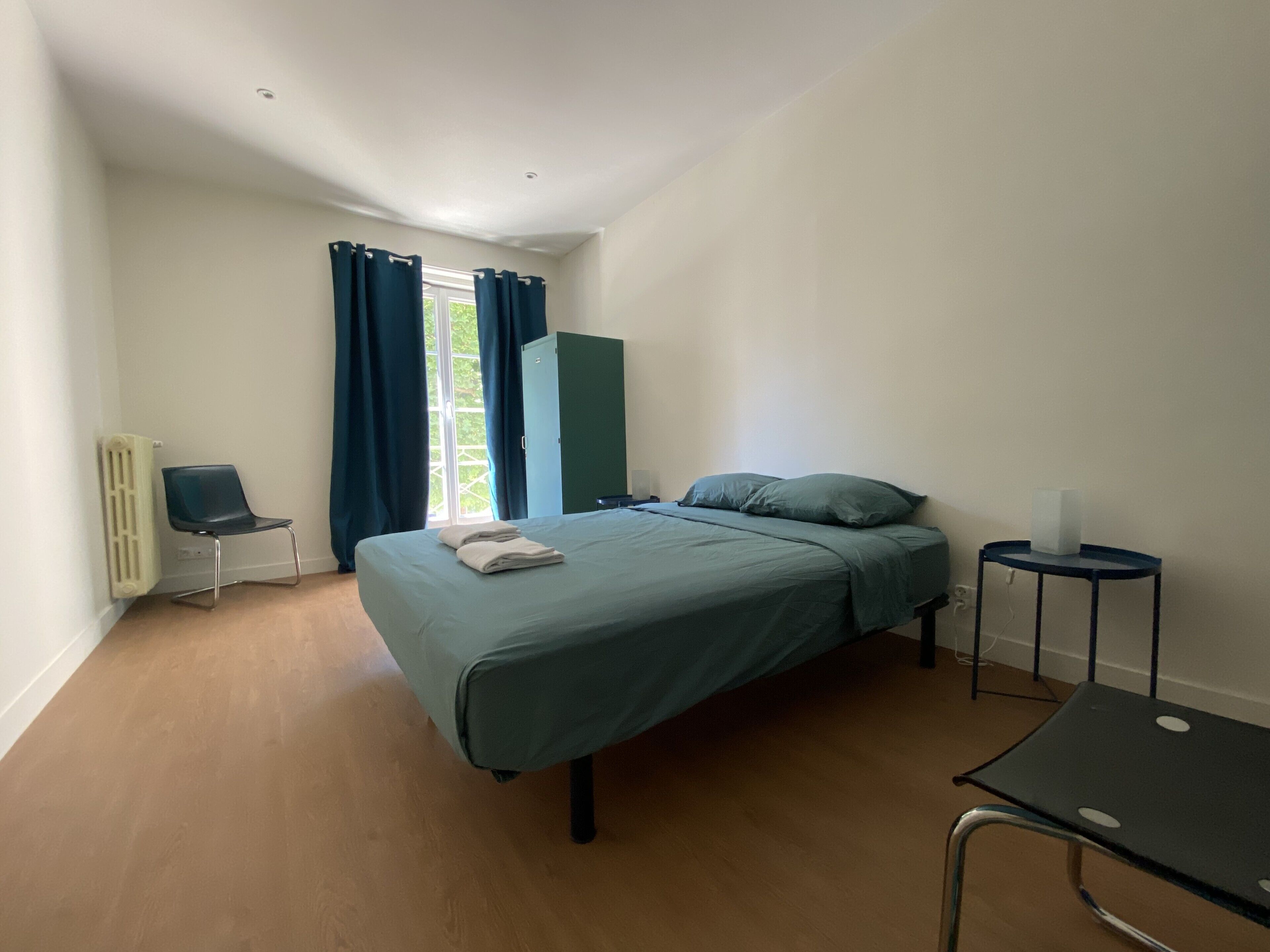 Beau 230m² Avec Jardin Proche Du Port De Caen