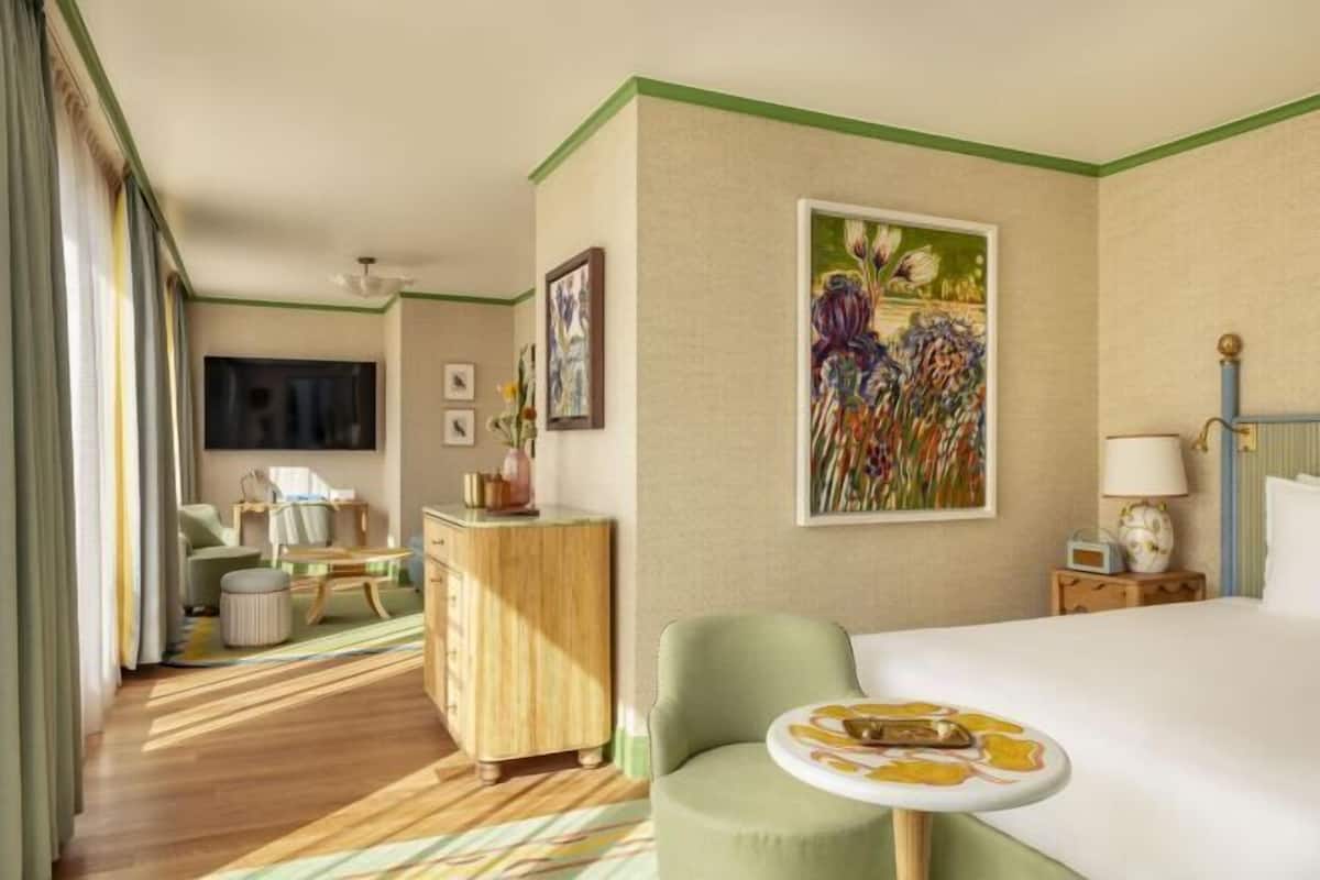 Roupas de cama premium, edredons de pluma, camas com colchões pillow-top