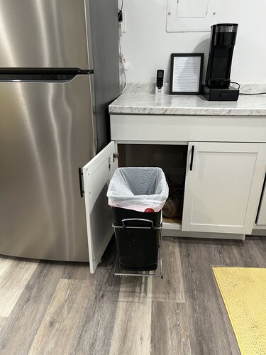 Timy Home near Wolf Creek Marina & multiple boat ramps with a full kitchen