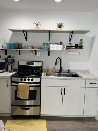 Timy Home near Wolf Creek Marina & multiple boat ramps with a full kitchen