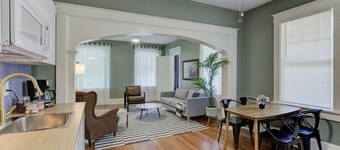 Modern and Stately Upper 2-bed in Historic Midtown
