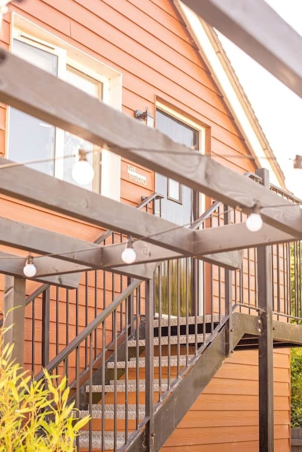 Exterior detail - Stylish studio apartment in Frome 12’ Longleat (Frome)