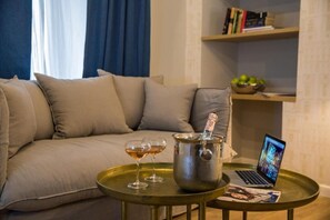 Junior Studio Suite | Living area