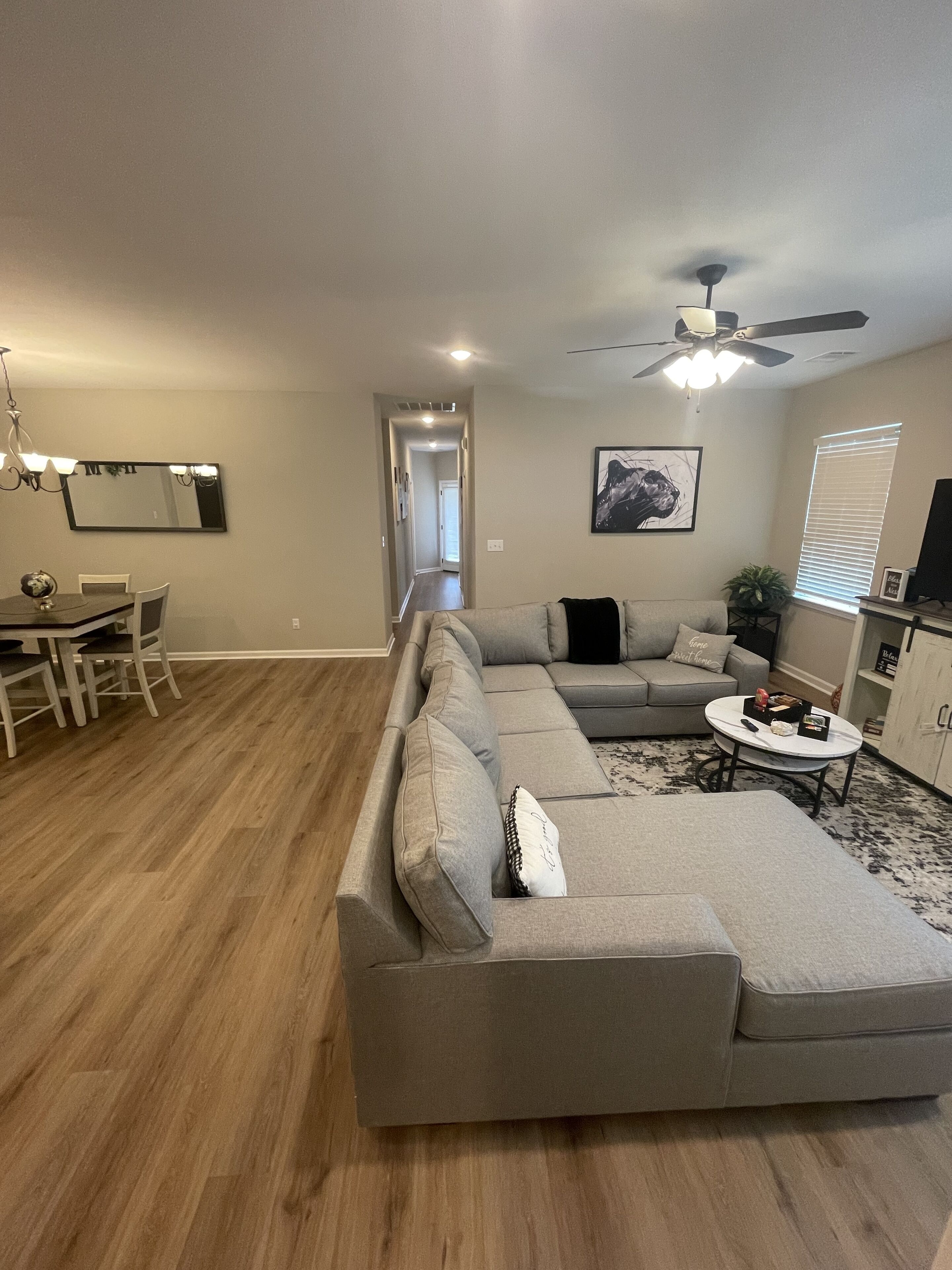 NEW HOME MINUTES AWAY FROM DOWNTOWN BR, LSU, & SOUTHERN UNIVERSITY