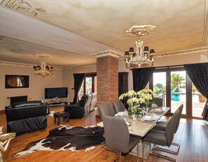 Dining - villa spain (malaga)