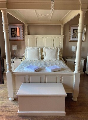 7 bedrooms, iron/ironing board, travel cot, free WiFi