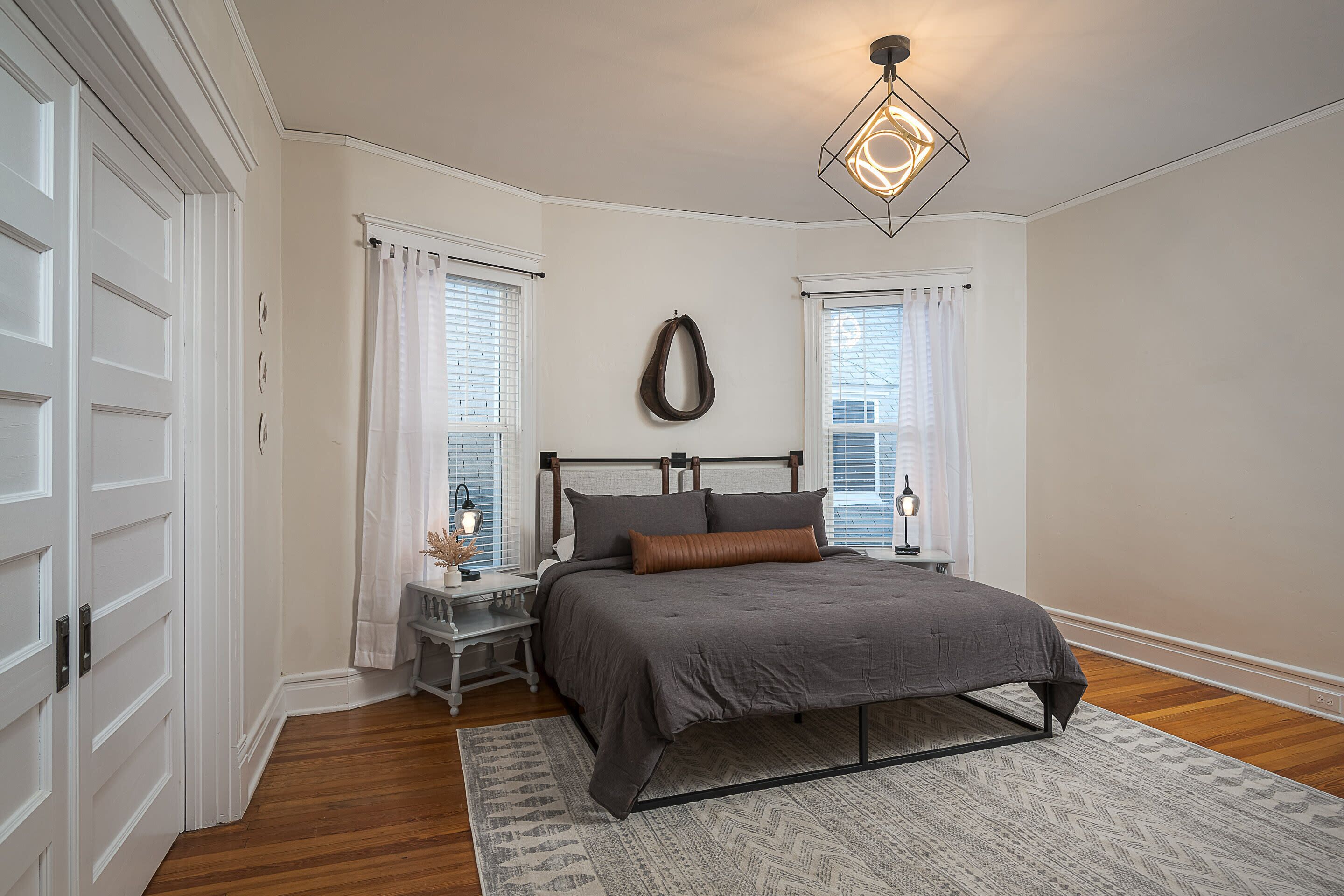 New! Big Shot Stables-6BD/3BA - Hot Tub! Walkable!