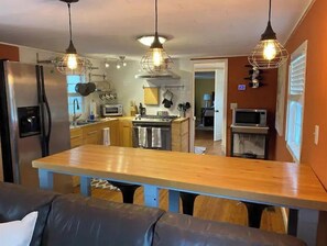 Fridge, microwave, oven, stovetop - Island Treehouse (Emerald Isle)
