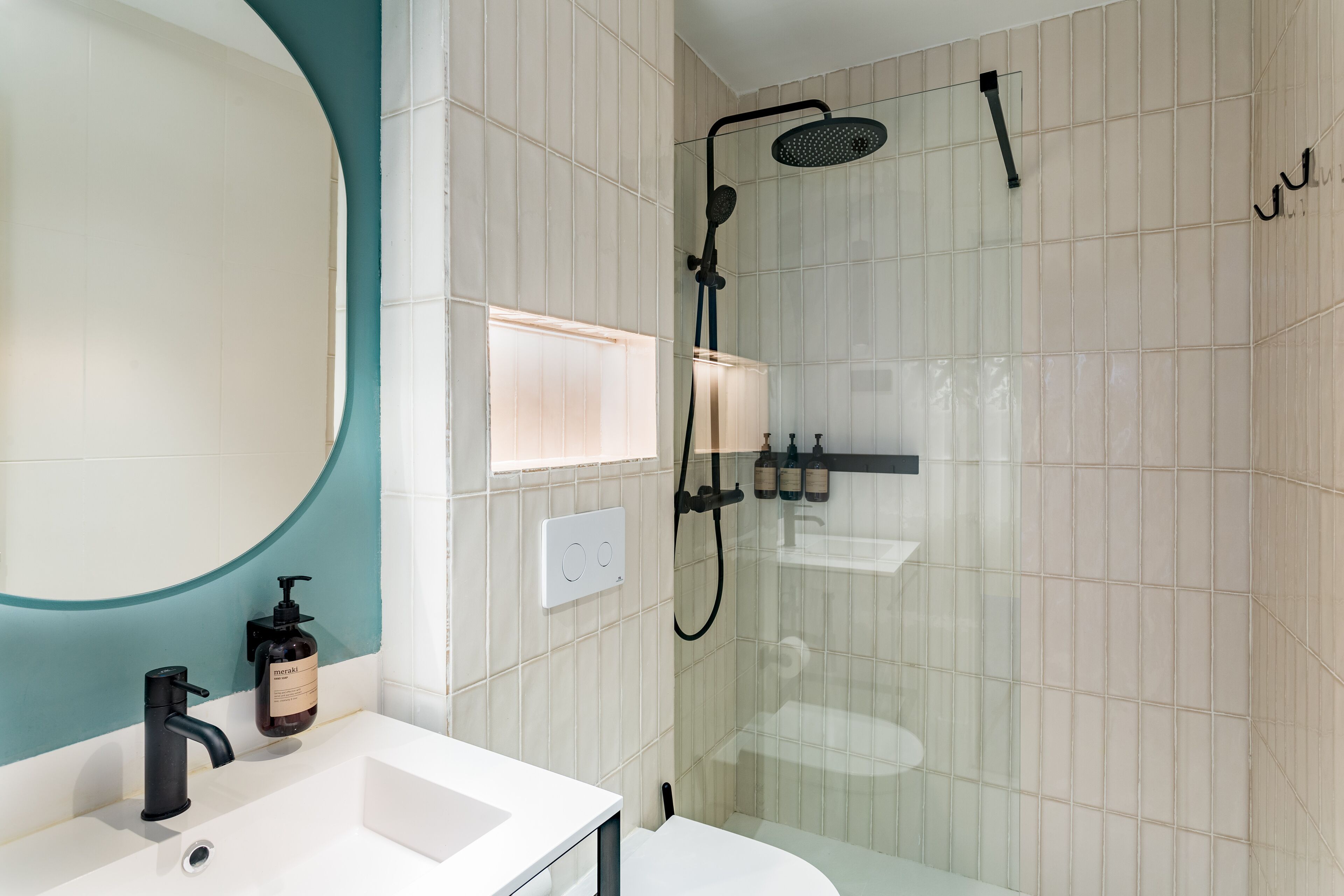 Bruser, brusehoved med spredningseffekt, gratis toiletartikler