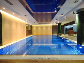 Indoor pool - Marjan Plaza Hotel (Tbilisi)