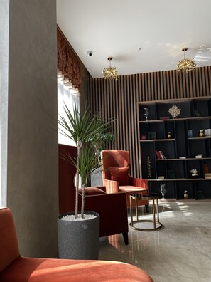 Siddeområde i lobbyen