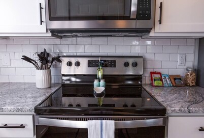 Beach Chic, 5-Minute Walk to Beach & Boardwalk