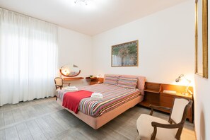 4 bedrooms, desk, iron/ironing board, travel cot - I CAPPUCCINI Florence your easy stay close to the center (Firenze)