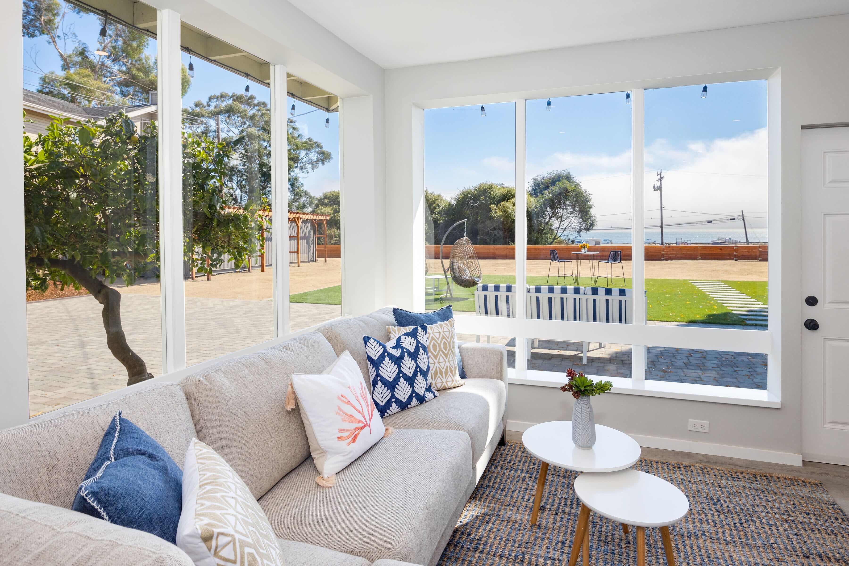 Coastal Estate w/Hot Tub, Ocean Views, Walk to Beach, Restaurants & More.