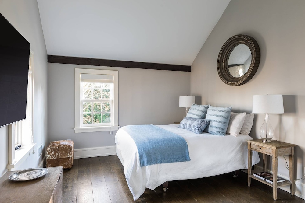 Bridgehampton Renovated Luxe Farmhouse - Your Dream Vacation Home Awaits! - Les Hamptons, NY
