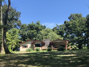 Exterior - CNU 10 min. Sevierville 45 min.  Private dock, kayaks, fire pit. Ample Parking   (Jefferson City)