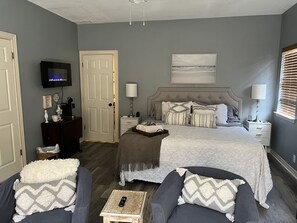 3 Schlafzimmer, Schreibtisch, Bügeleisen/Bügelbrett, Reisekinderbett