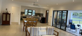 Charming 4-bed Villa in Beau Vallon