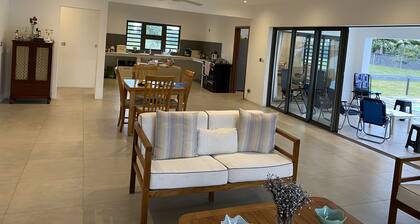Charming 4-bed Villa in Beau Vallon