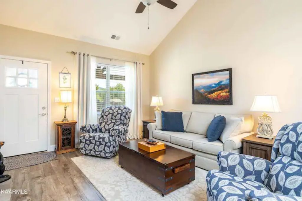 Condo nestled in the Smokies with pool!