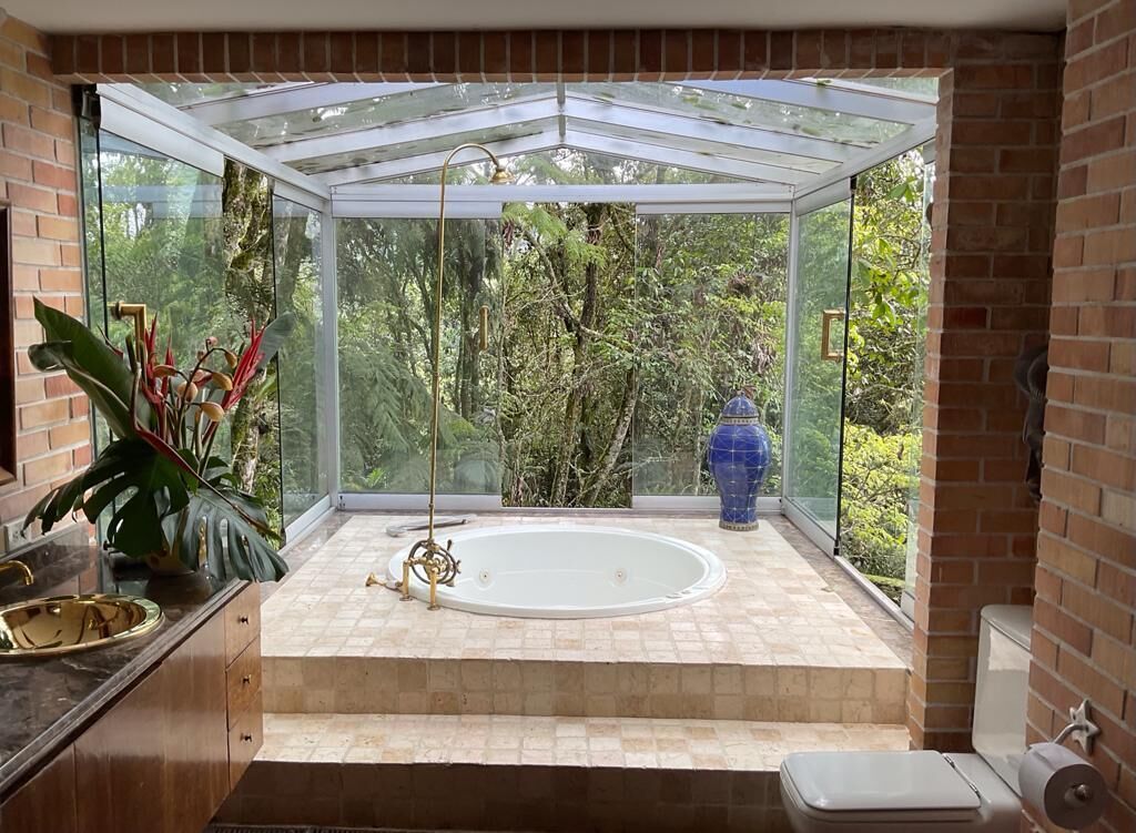 Valle Escondido, Arquitectura Completamente Excepcional y única