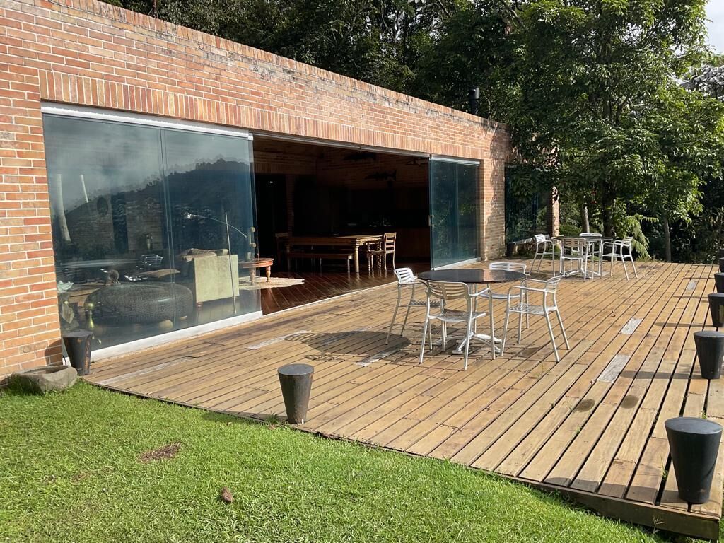 Valle Escondido, Arquitectura Completamente Excepcional y única