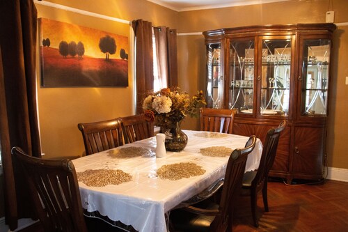 3 Bedroom House-St Albans *JFK, LGA,CITI FIELD & LIRR