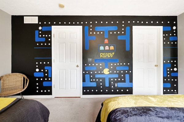 To commemorate your super-fun stay, don’t forget to get Insta-worthy selfies in front of the Pac-Man wall mural.