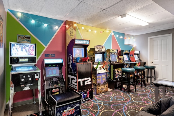 You’ll have a blast playing House of Game’s selection of arcade games. “Really enjoyed all the different arcade games and the atmosphere of the arcade floor,” said guest Tristan.