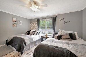 3 Schlafzimmer, Bügeleisen/Bügelbrett, Reisekinderbett, kostenloses WLAN