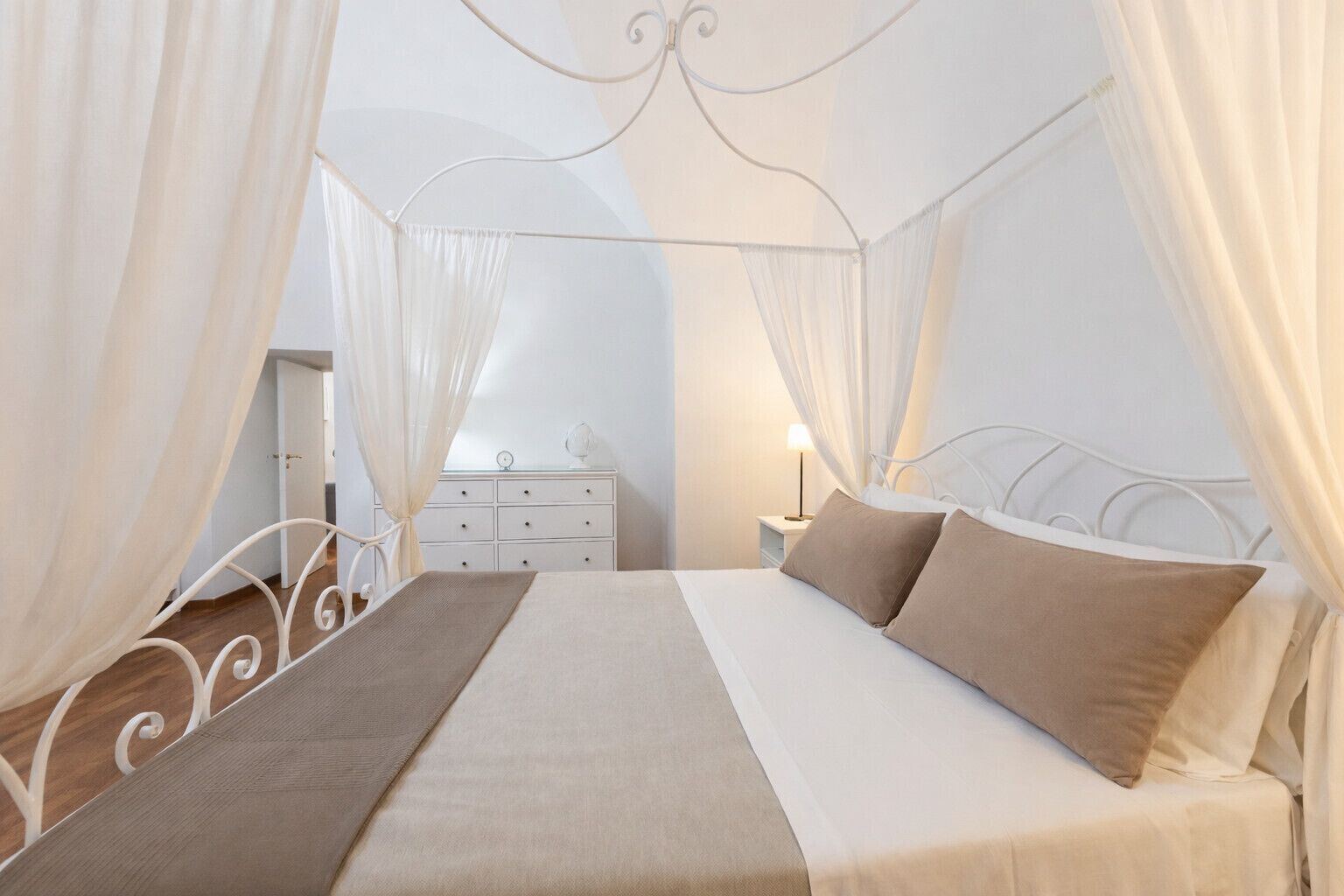 Bügeleisen/Bügelbrett, kostenloses WLAN, Bettwäsche