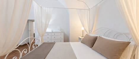 アイロン / アイロン台、WiFi (無料)、ベッドシーツ