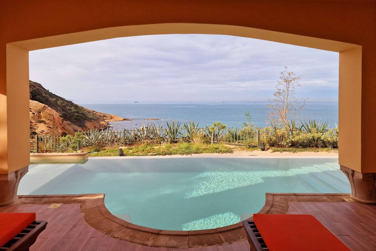Private pool