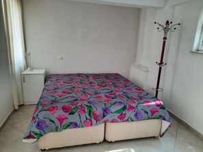 1 bedroom, WiFi, bed sheets