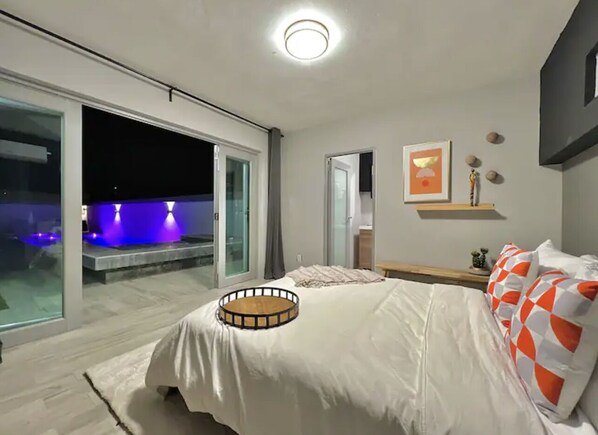 5 bedrooms, desk, iron/ironing board, free WiFi