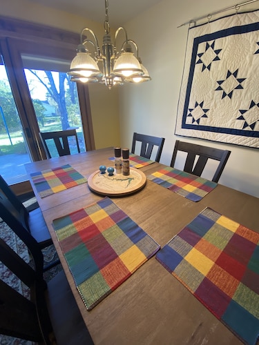 Osage Retreat-Cozy home minutes from Fort Peck Lake