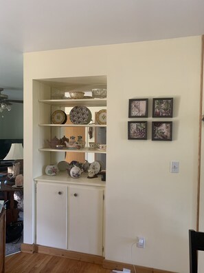 Interior - Osage Retreat-Cozy home minutes from Fort Peck Lake (Fort Peck)