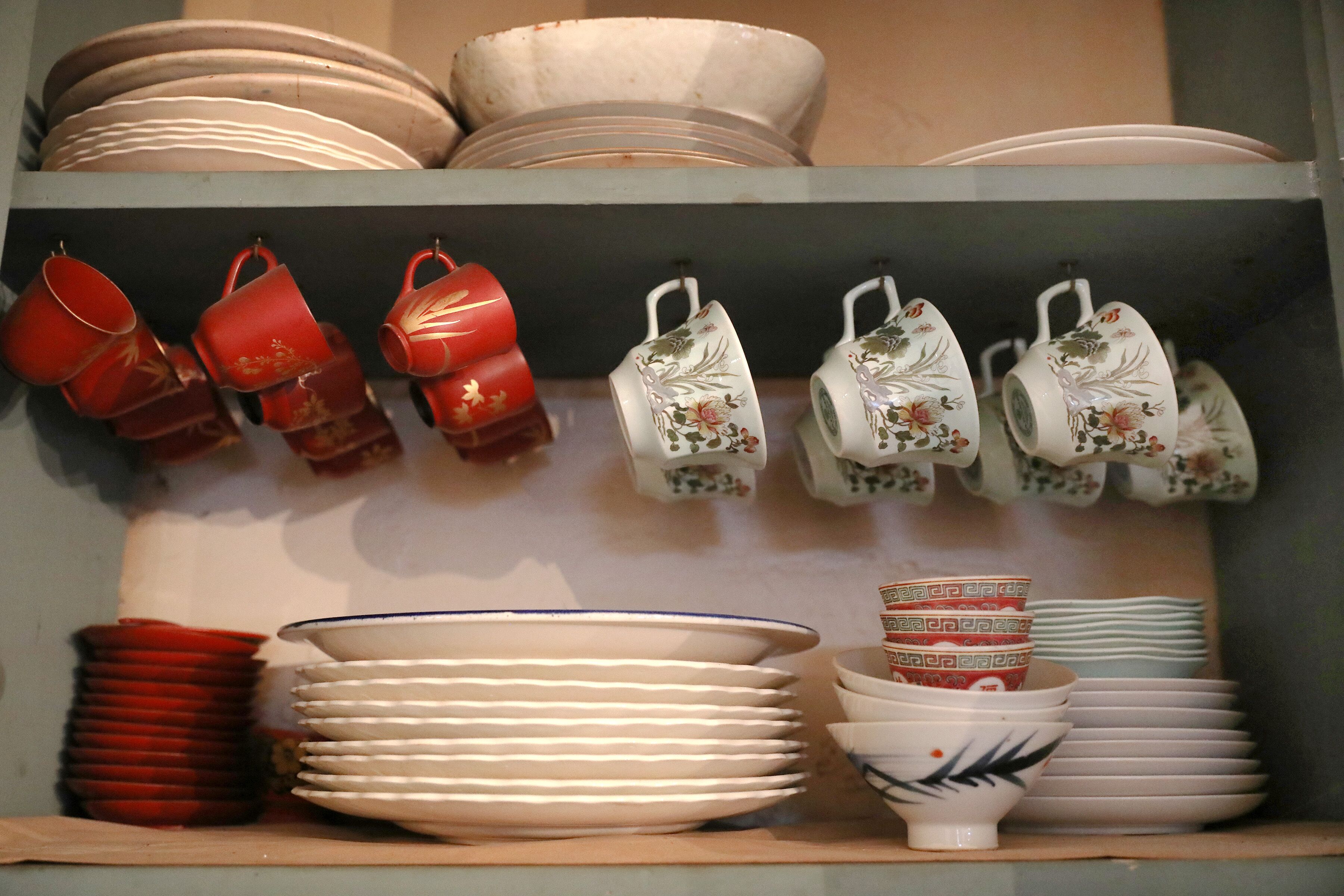 Boho Country 5 Acre Estate: Kenyon, Amish, River