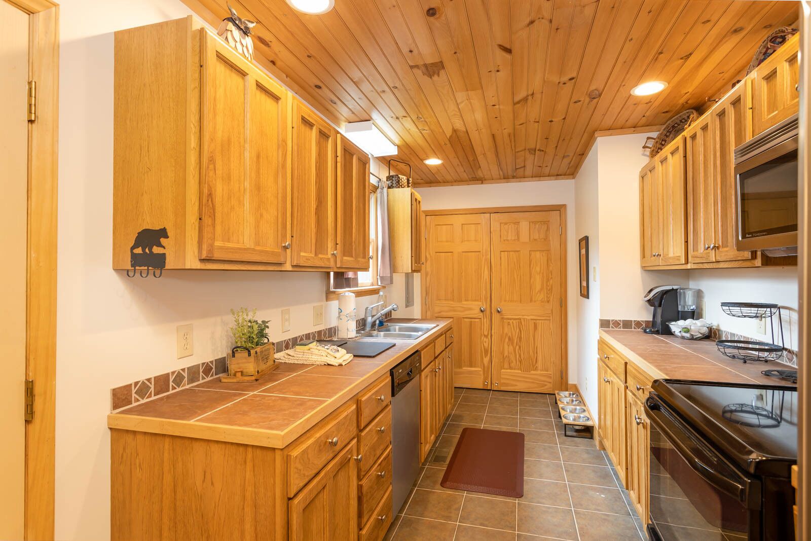 Mountain Cottage with Long-Range Views