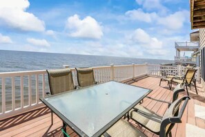 Outdoor dining - Bright and beautiful home on the Delaware Bay (Downe)