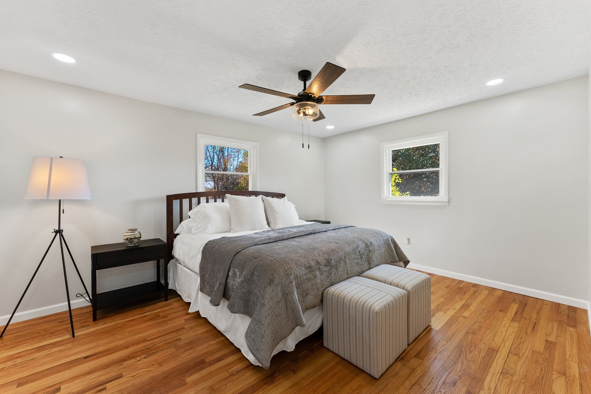 3 chambres, bureau, fer et planche à repasser, Wi-Fi gratuit